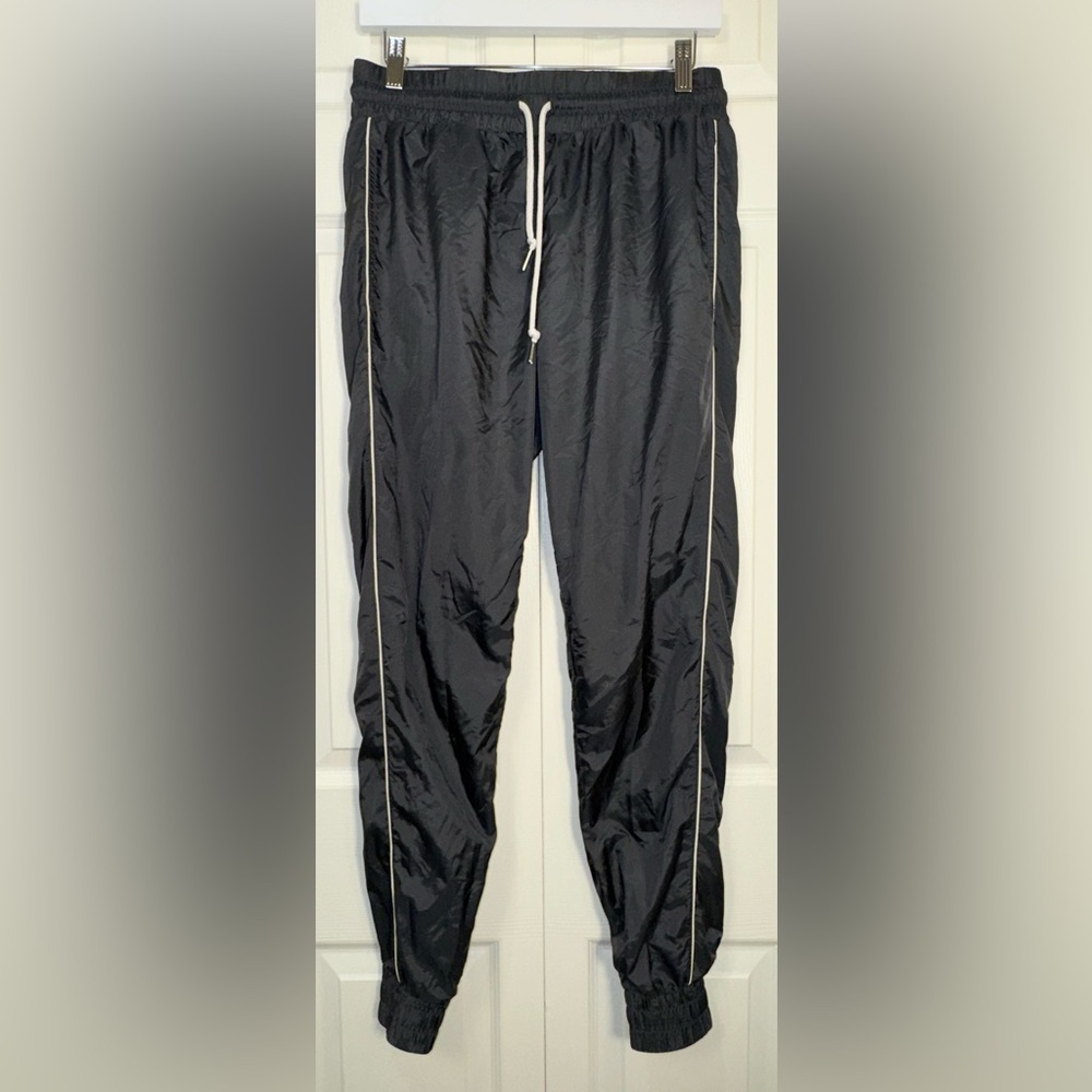 Free People Movement Lightweight Windbreaker Joggers dark blue Stripe Size M